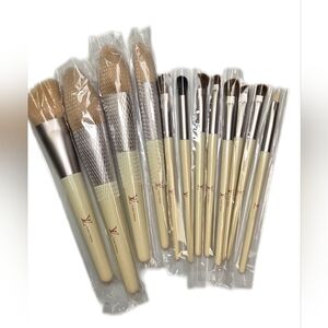 Luxury Makeup Brush Set - Cream and Silver